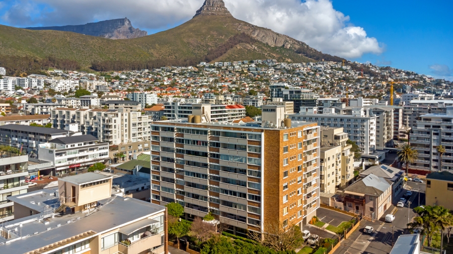 3 Bedroom Property for Sale in Sea Point Western Cape